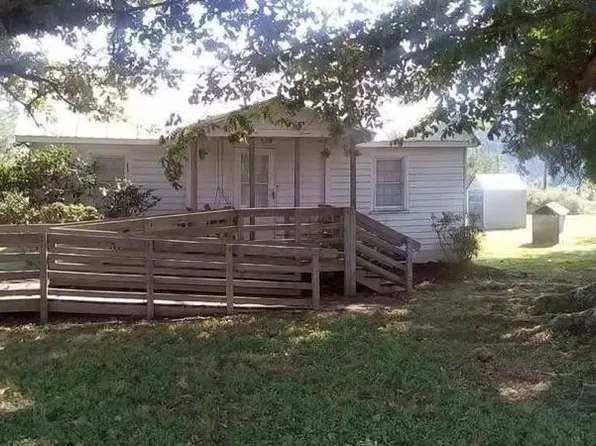 5786 Leary Mills Rd, Grimesland, NC 27837