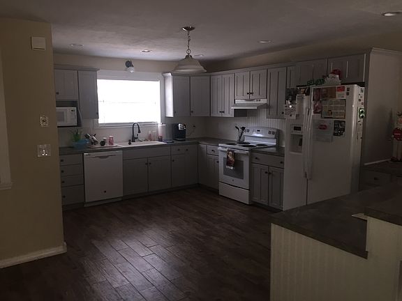 Newly refinished kitchen 