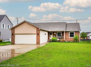 47706 Sugarbush Rd, Chesterfield, MI 48047