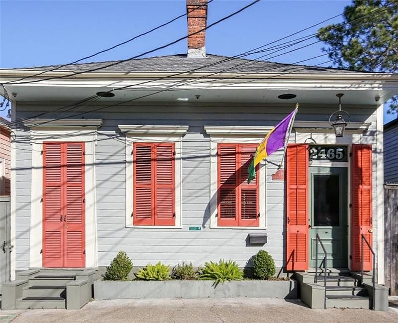 1st image of 2465 Burgundy St