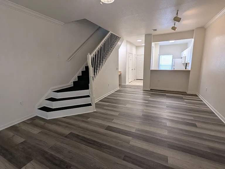 4833 NW 46th Pl #106 — Photo 15