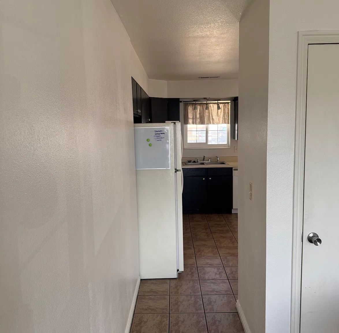 3 bed, 1001 sqft, $1,650 — Photo 3