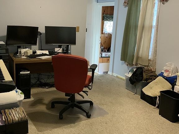 4th image of 1623 Chester Blvd