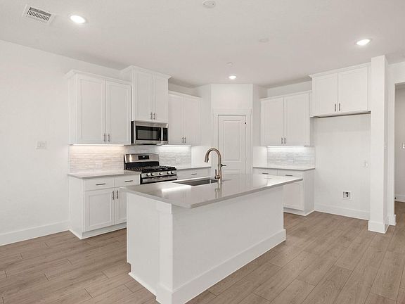 5th image of 3848 Keya Dr