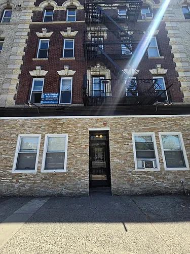 552 Avenue C Photo 1