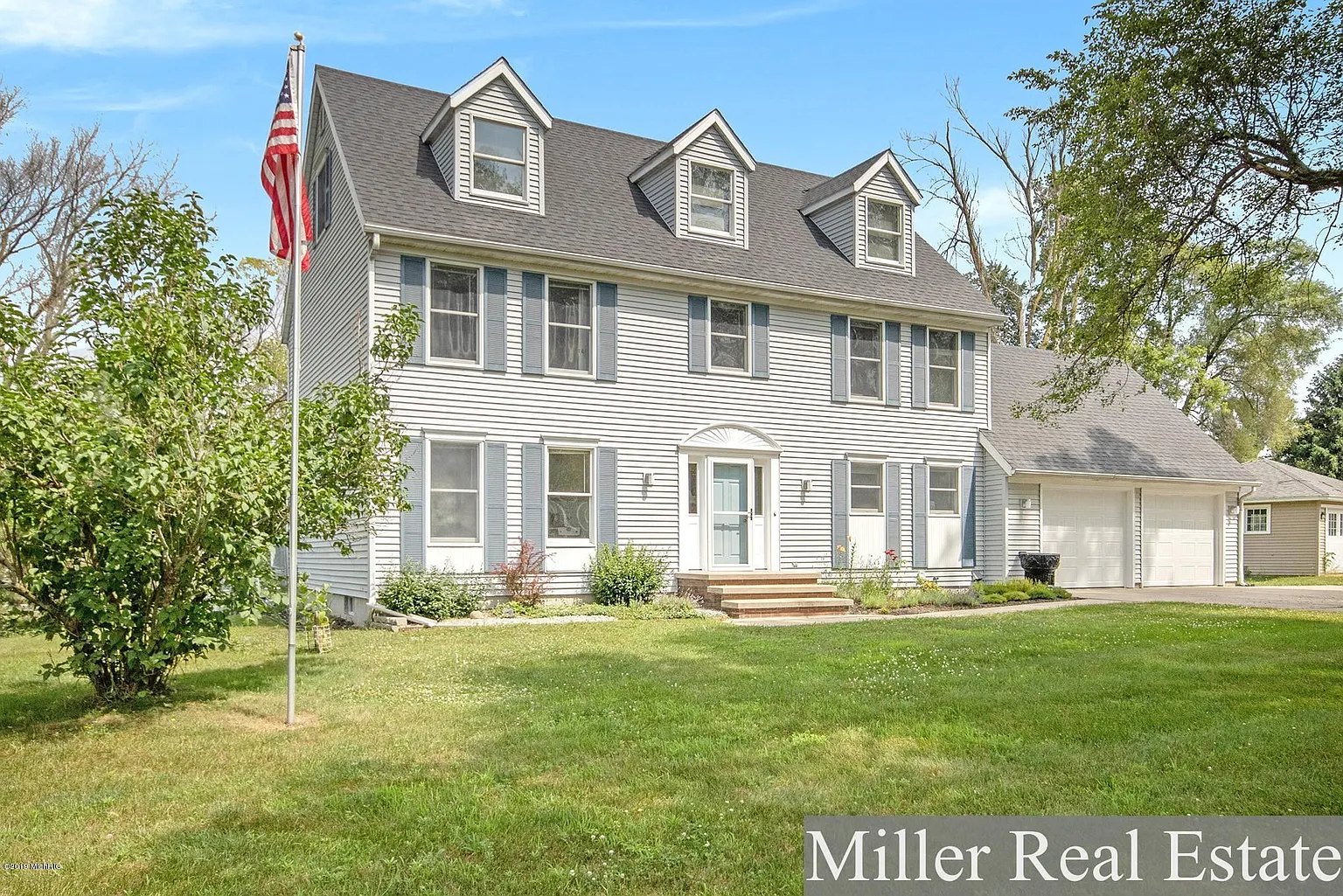 1395 Bridle Path photo 1