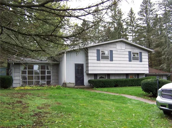 10874 Ryan Rd, Medina, NY 14103