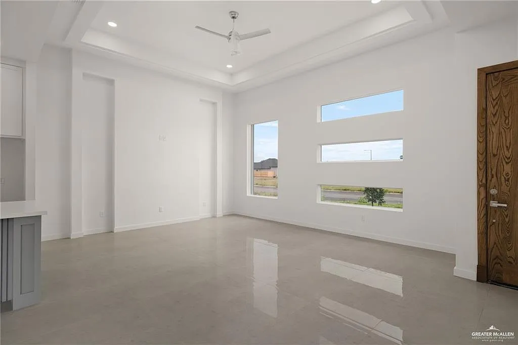 3 bed, 3.5 bath, 1735 sqft, $2,300 — Photo 3