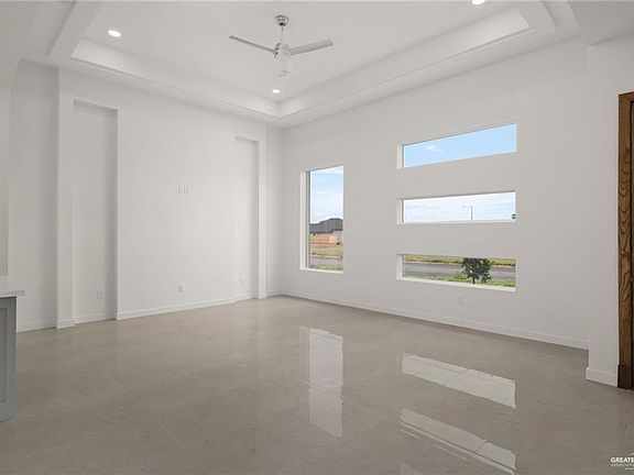3rd image of 614 Sonny Dr