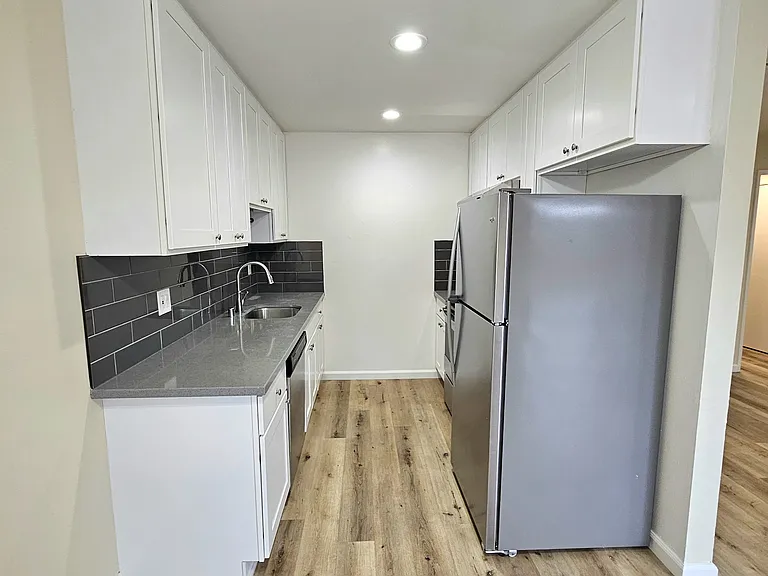 2062 Main St — Photo 9