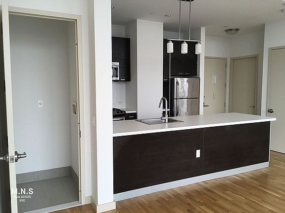 2nd image of 2310 41st Ave #8H
