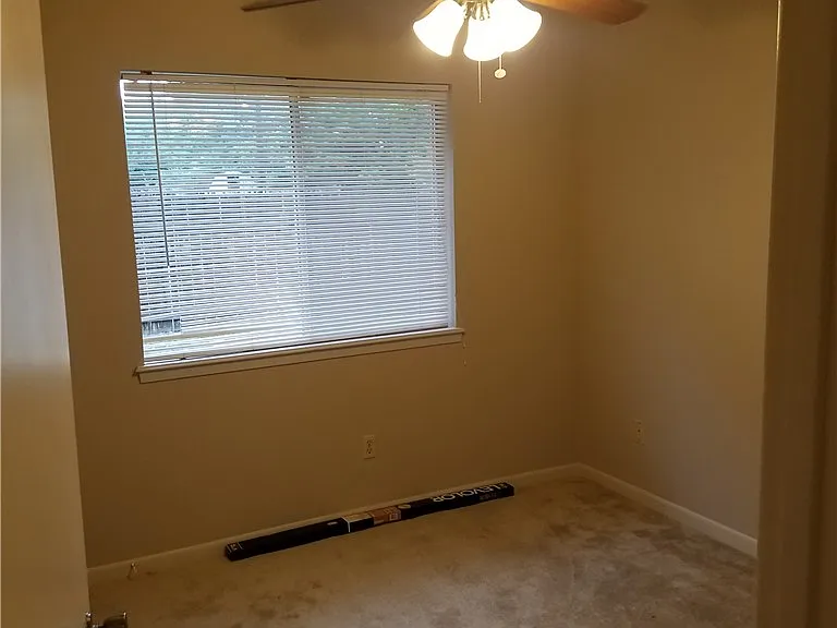 414 Brentwood Dr E — Photo 5