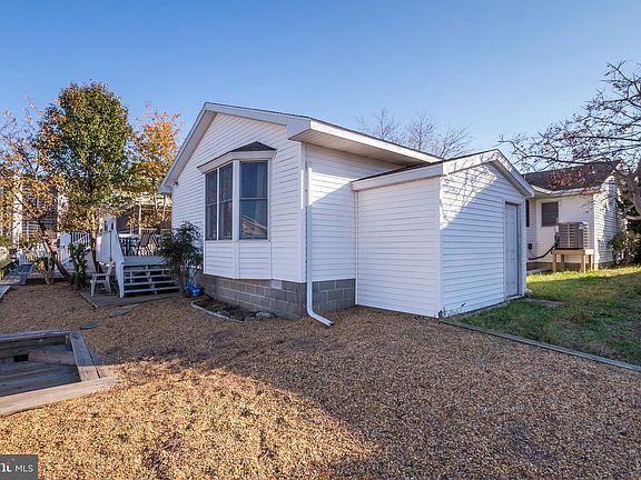 4th image of 128 Winter Harbor Dr
