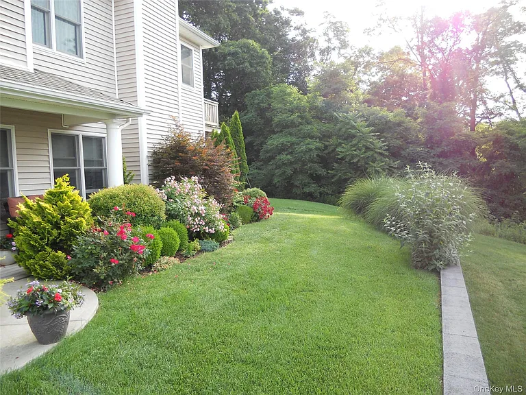 601 Willow Pond Dr — Photo 2