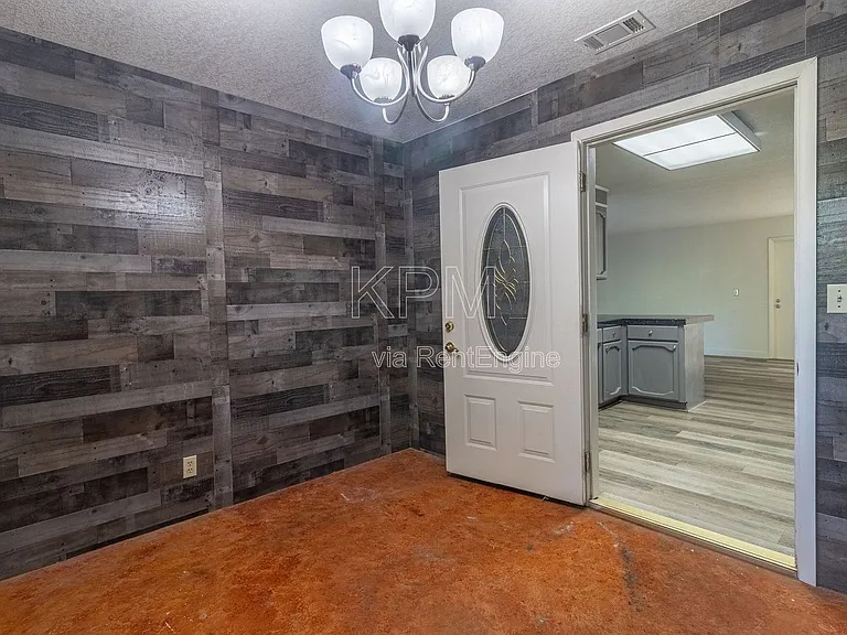 2828 Smoke Tree Cir — Photo 17
