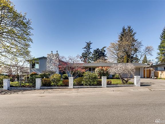 Another front view. Don't miss the tree swing.