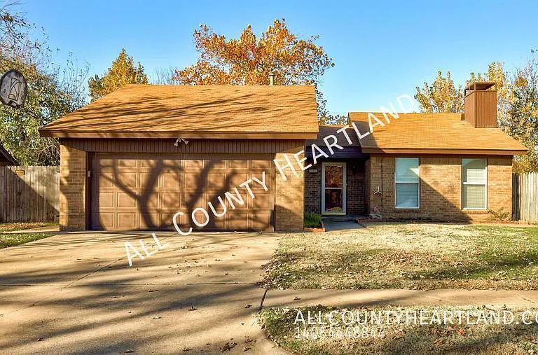841 N Robinson Ave — Photo 1
