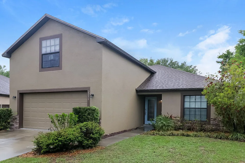 4 bed, 2.0 bath, 1879 sqft, $2,320 — Photo 4