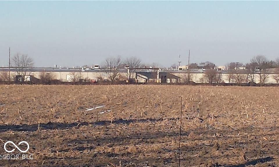 2nd image of 895 Pushville Rd