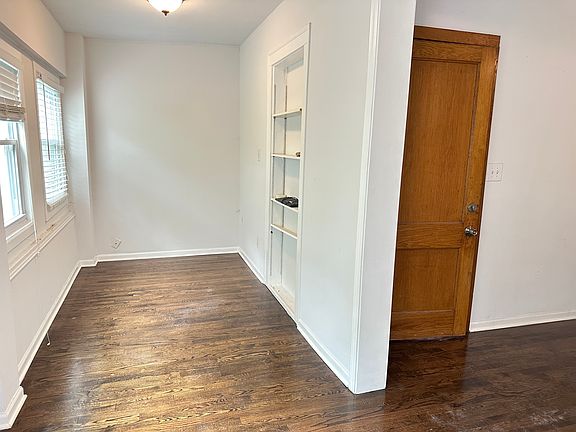 5th image of 2307 W Lunt Ave #2