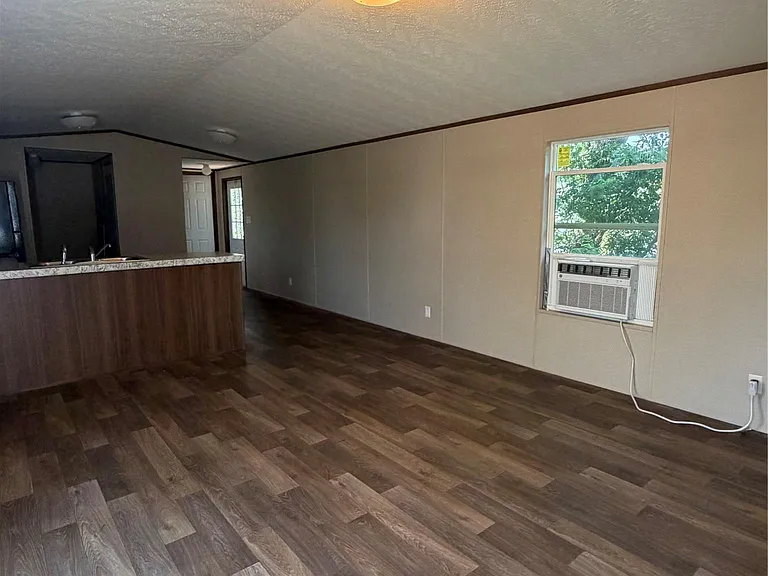 272 Plum St — Photo 5