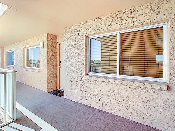 5th image of 20002 Gulf Blvd APT 2703