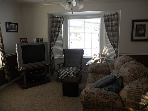4th image of 888 Liberty Ln