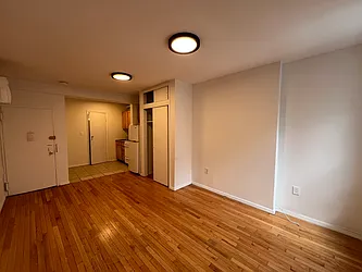 Rented by KNOCKKNOCK LLC