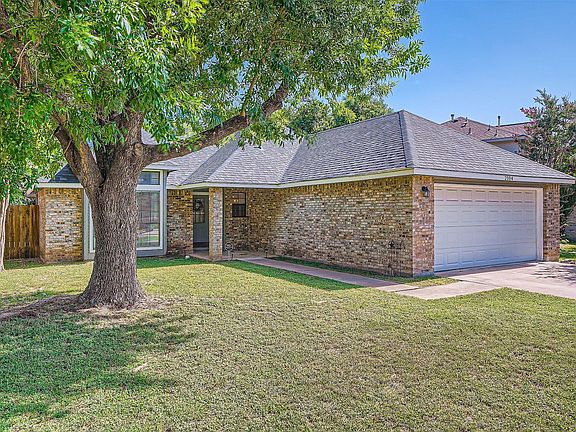 2nd image of 2104 Logan Dr
