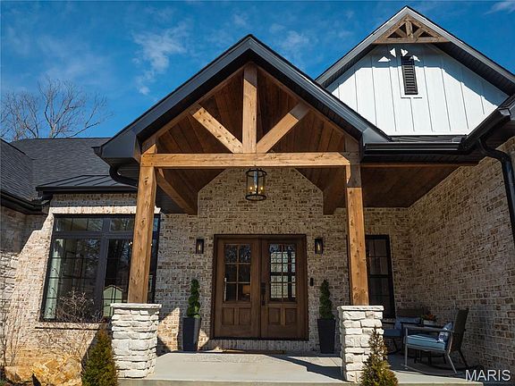 3rd image of 437 Ridgeview Ln