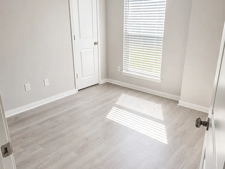 11501 Solar St — Photo 10
