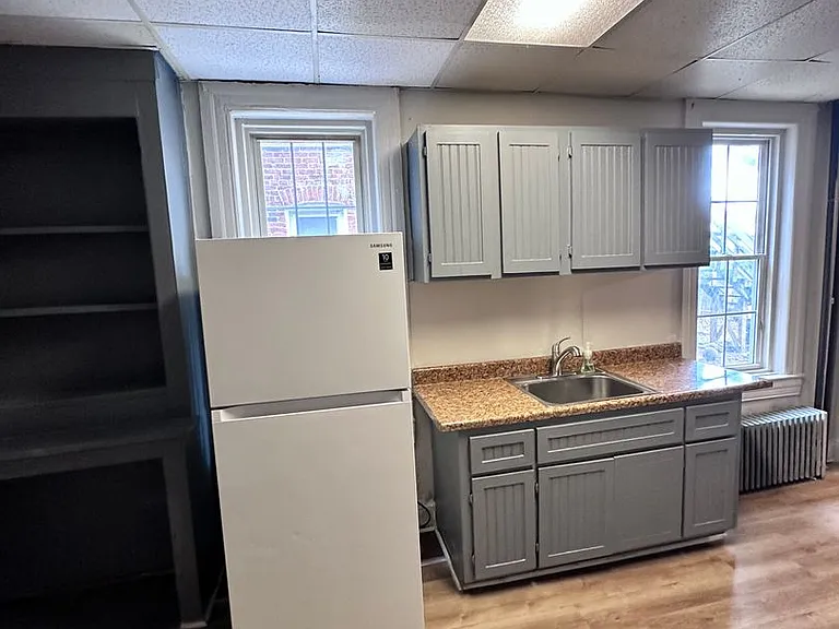 221 S Pine Street — Photo 6