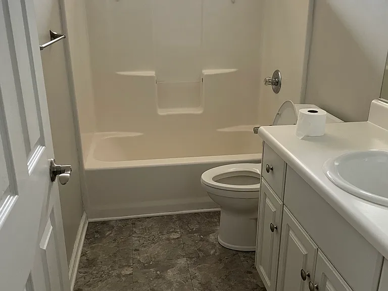 4440 Silverton Rd — Photo 3