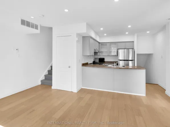 27 Sudbury St #2706, Toronto, ON M6J 3W6