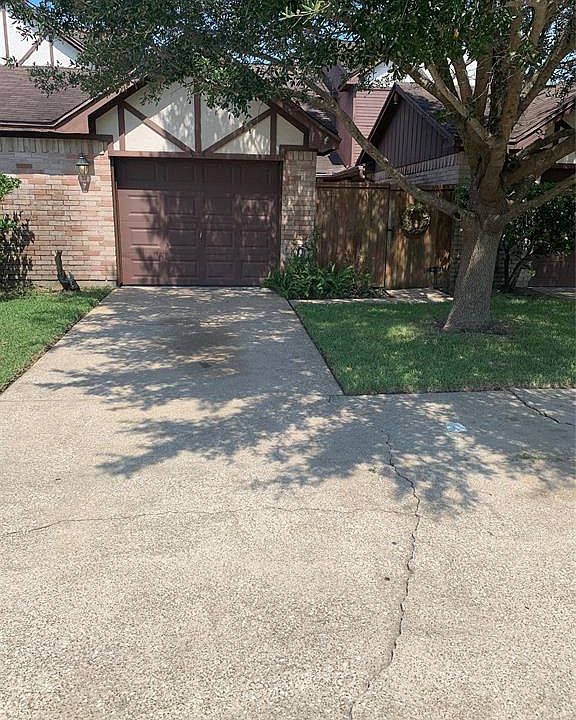 1st image of 544 Birdsong Dr