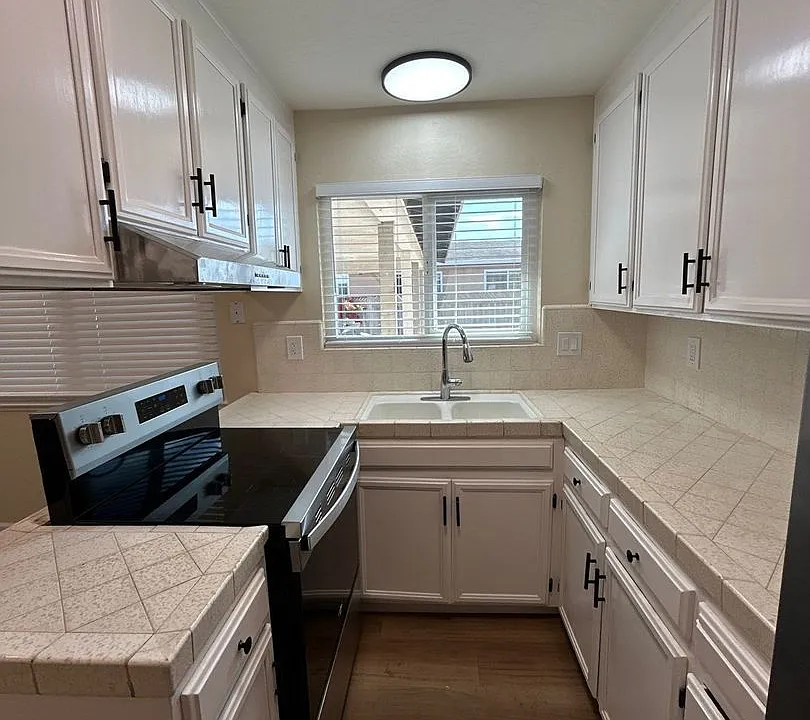 271 W Alvin Dr #A
