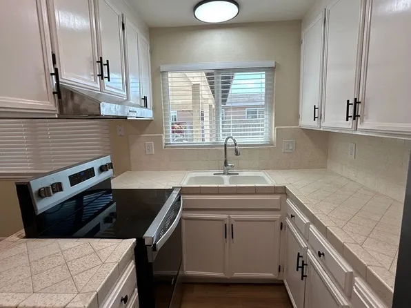 271 W Alvin Dr #A, Salinas, CA 93906