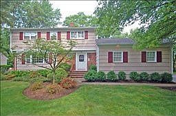 1st image of 29 Pitcairn Dr