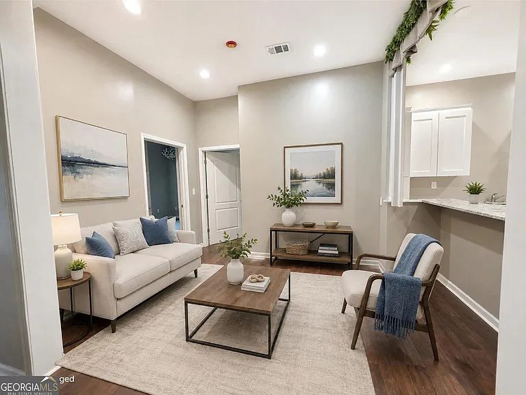 5589 River Rd #A — Photo 2
