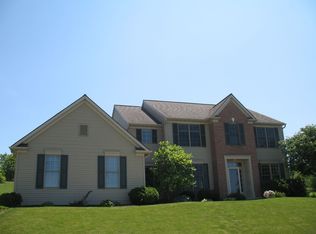 2114 Meadow Ridge Dr, Lancaster, PA 17601