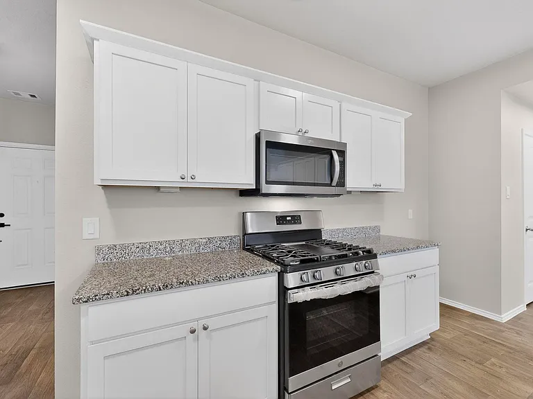218 Sickle Loop — Photo 10