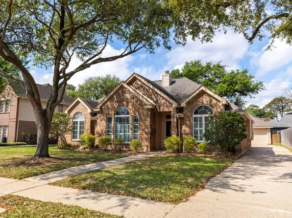 1007 Oakland Ct, Sugar Land, TX 77498