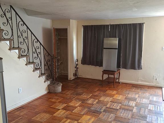 4th image of 2608 Dudley St