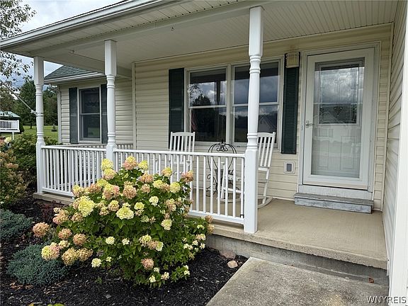2nd image of 8 Melodee Ln
