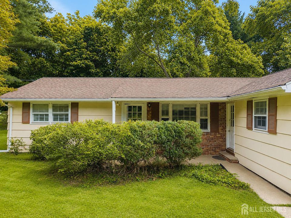 1st image of 129 Cottrell Rd