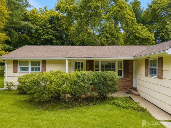 129 Cottrell Rd, Matawan, NJ 07747