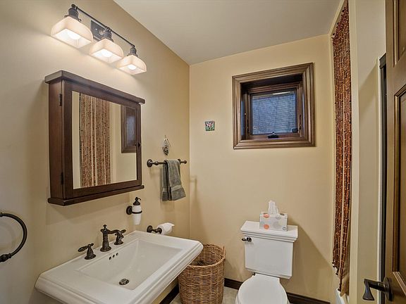 5th image of 51000 Maple Rd