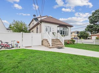 2696 W Alder Rd, Bellmore, NY 11710