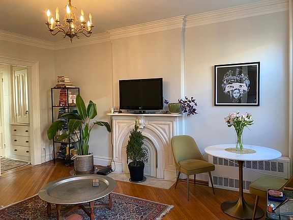 4th image of 227 Washington Ave #2