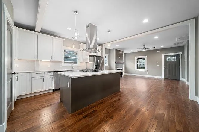 51 Green St — Photo 23